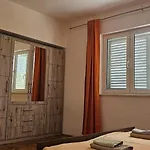 Apartman Coastal Charm: Pazanin Vinisce