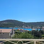 Coastal Charm: Pazanin Vinisce