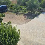 Coastal Charm: Pazanin * Vinisce