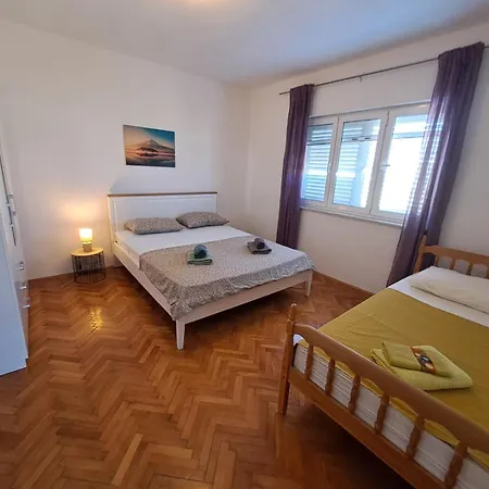 Apartamento Coastal Charm: Pazanin